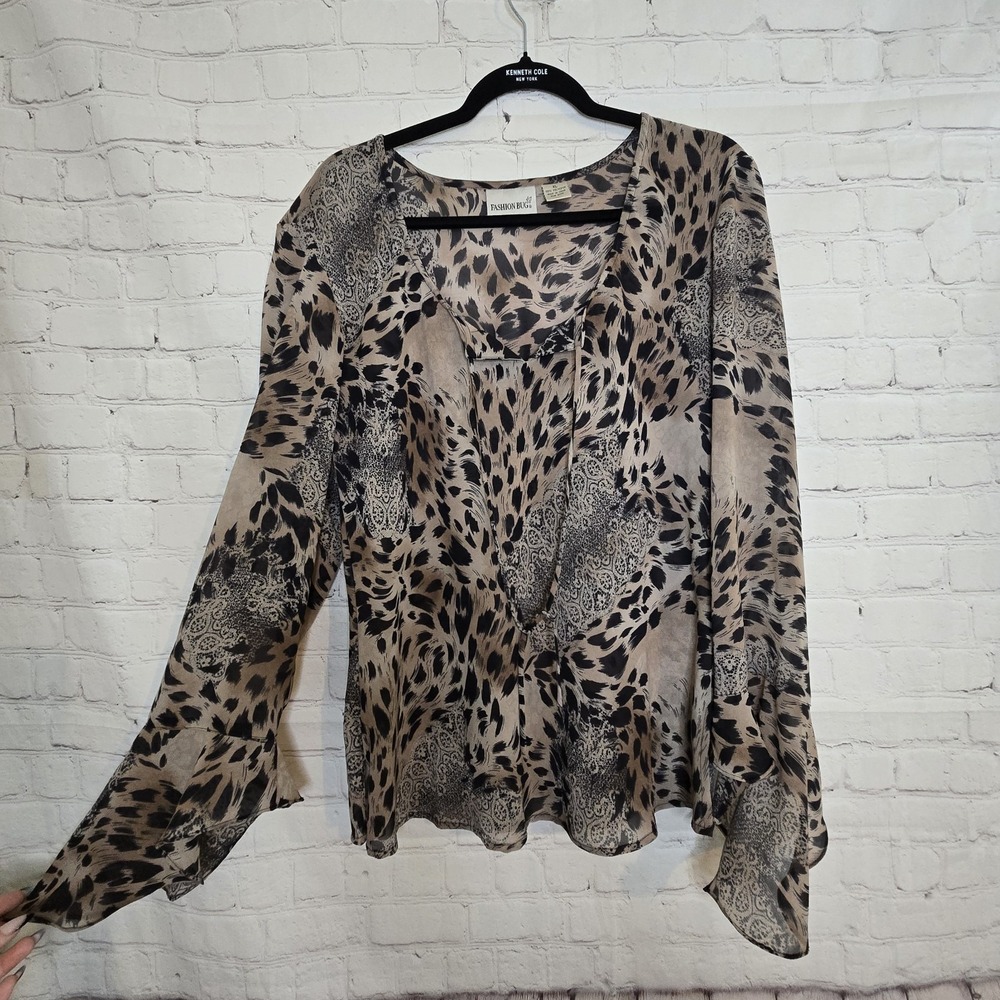 Early 2000s Fashion Bug leopard print bell sleeve sheer milkmaid blouse Size XL